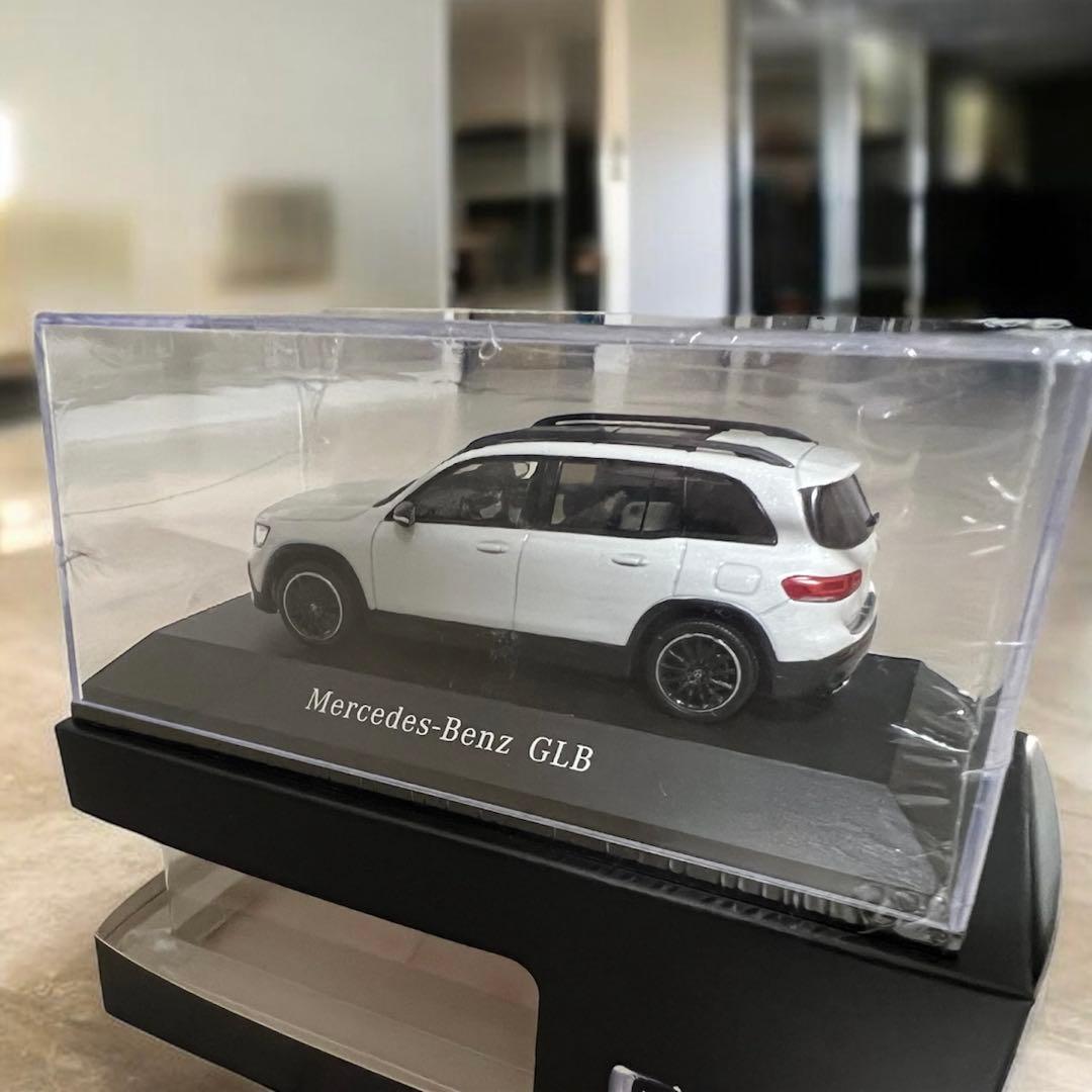 【希少】メルセデス ベンツ GLB 1/43 スケール モデルカー