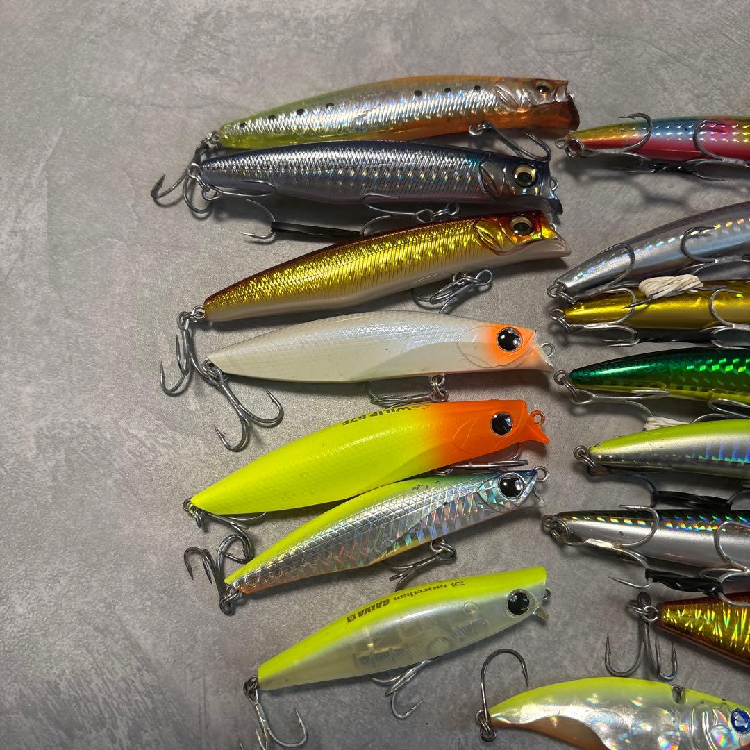 シーバス　ルアー　まとめ売り　ケース付