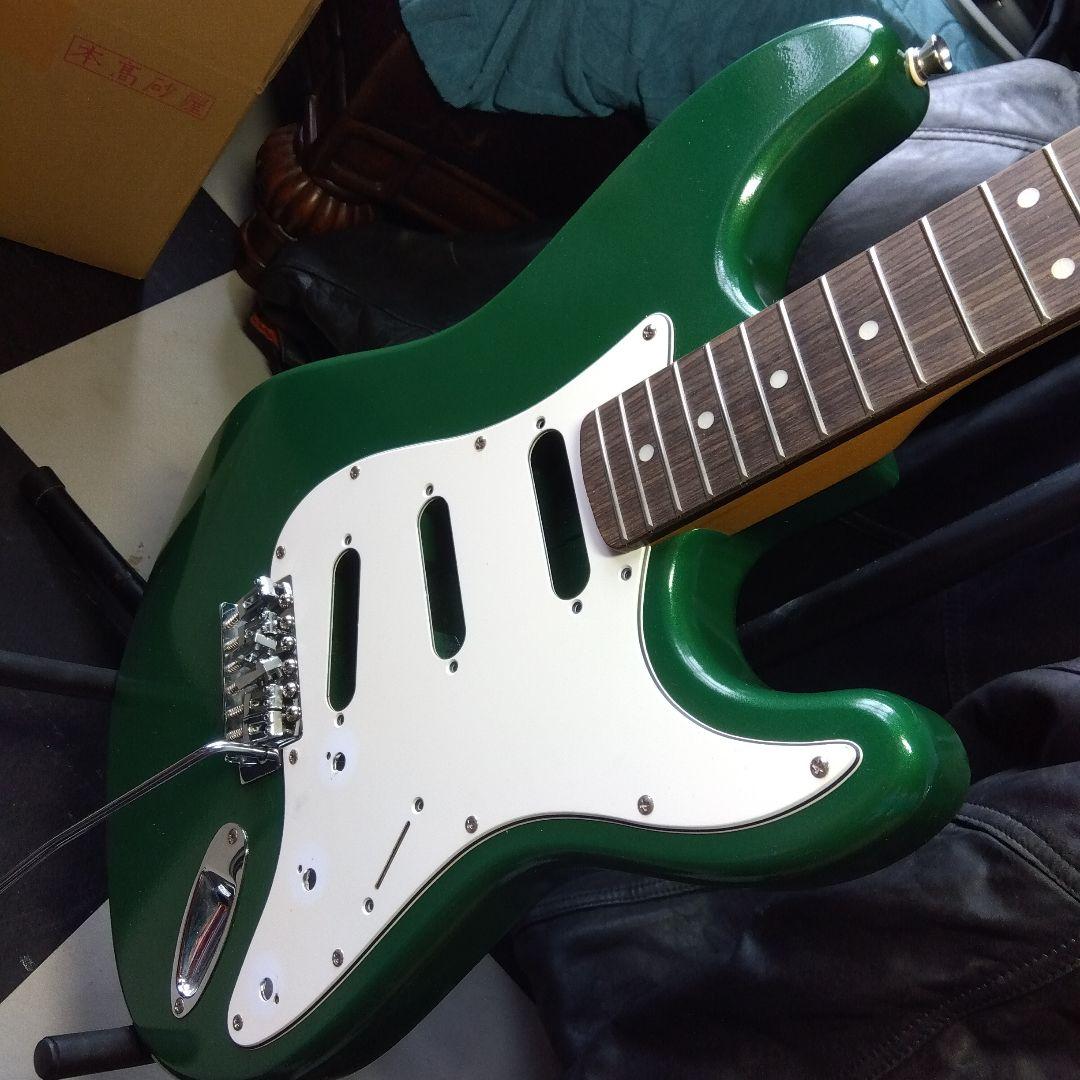 ストラトキャスタータイプ！エレキギター…