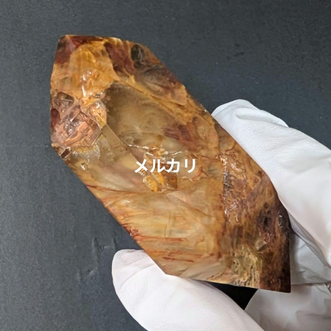 水晶の透明度抜群！アンフィボールインクォーツ