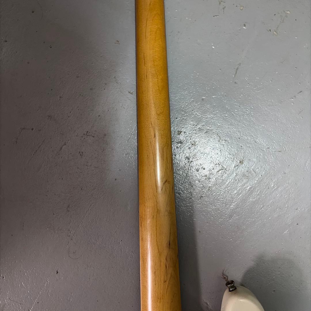 Phatogenic エレキベース ホワイト