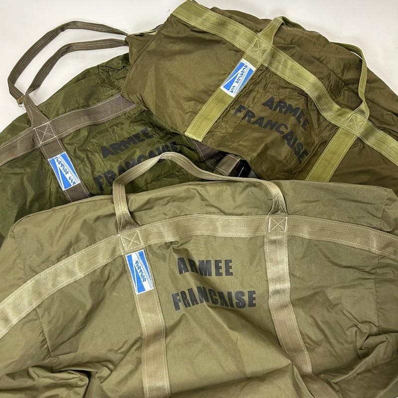 【希少】フランス軍 AERAZUR パラシュートバッグ 65L 金属製ジッパー