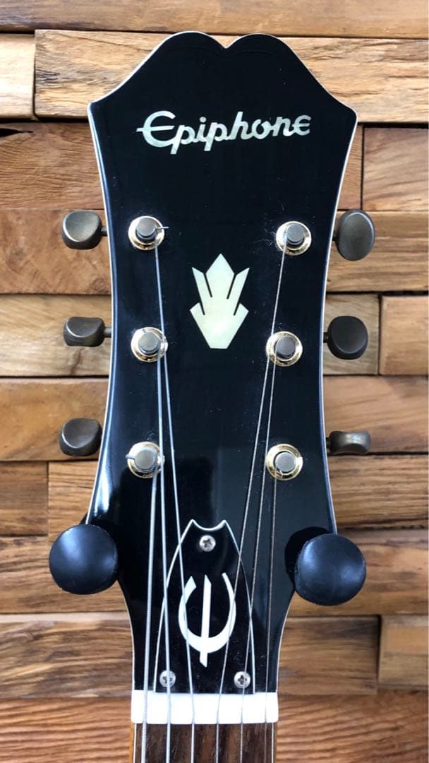 Epiphone Riviera P93 セミアコ 3基P90搭載 Bigsby