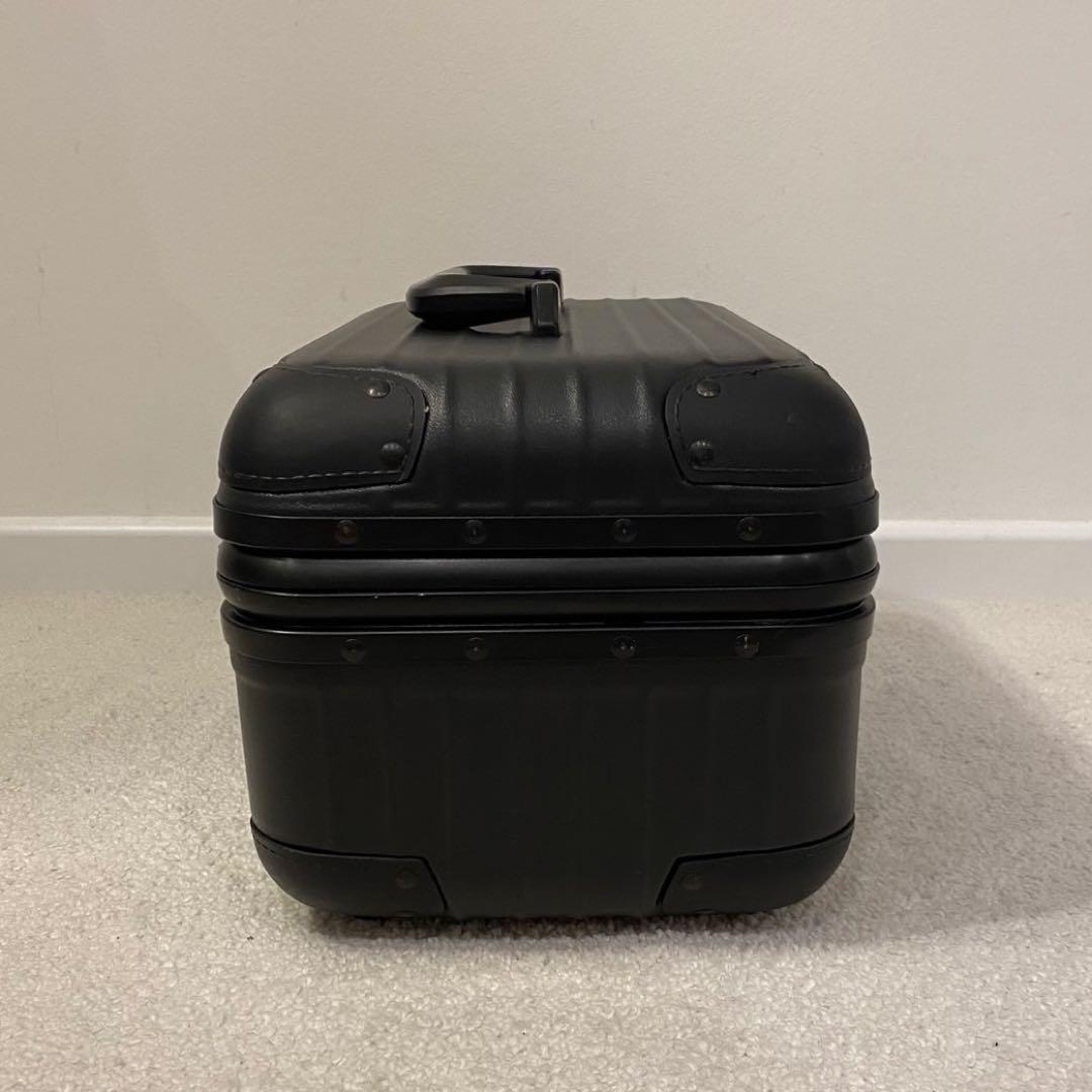 RIMOWA Samba Nova ビューティーケース 18L ブラック 鍵付