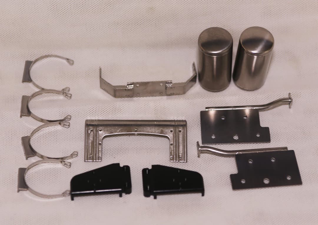 ■LESU ステンレス ガスタンク付 テールビームキット with 縞板