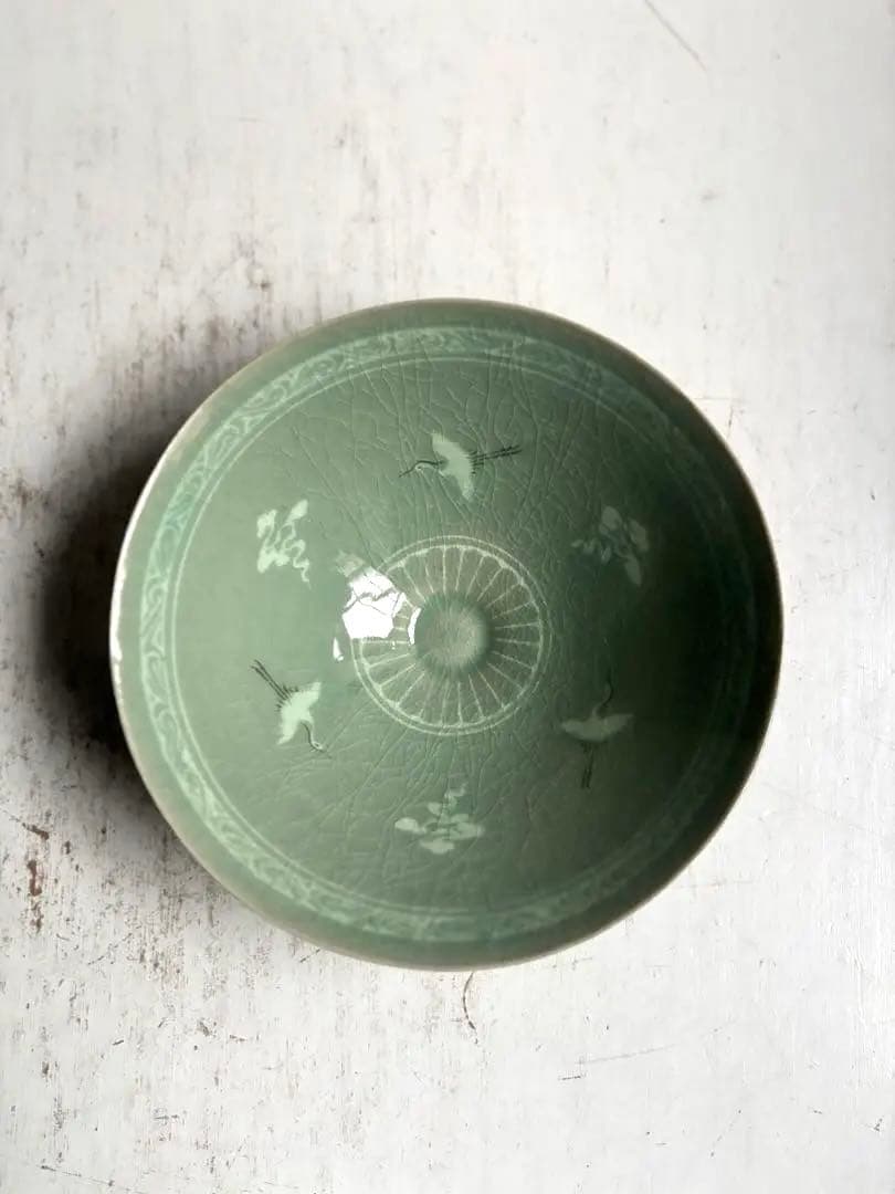 885 未使用 青磁象嵌雲鶴紋平茶碗 人間文化財 陶芸家 柳海剛作 韓国 茶道