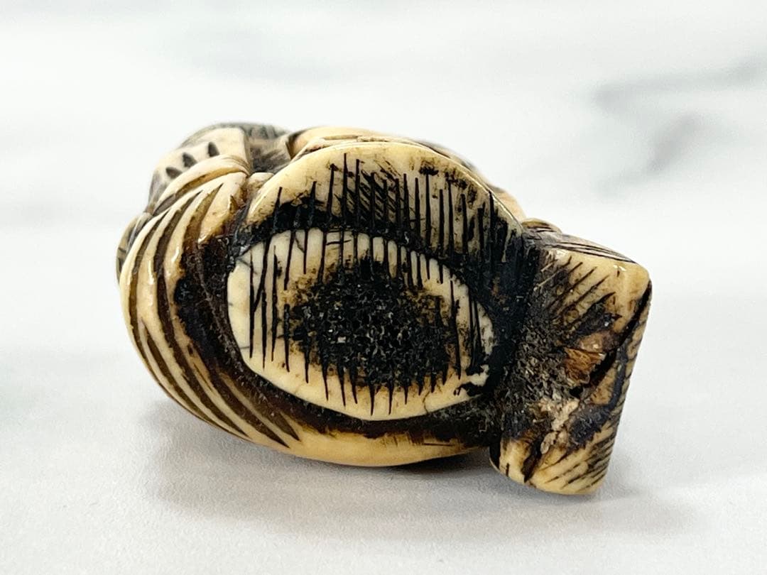 【古道具】大黒天 根付 細密彫刻　19g