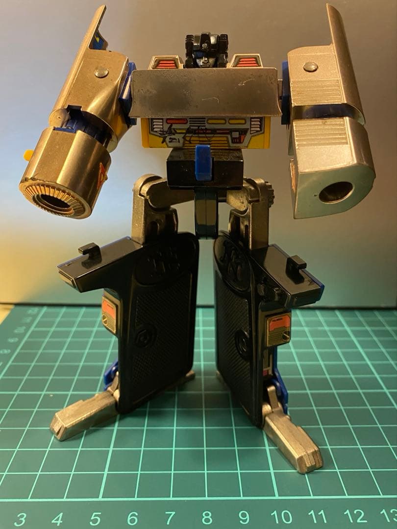 【送料無料】 初期トランスフォーマー デストロン 変身可能 D-308