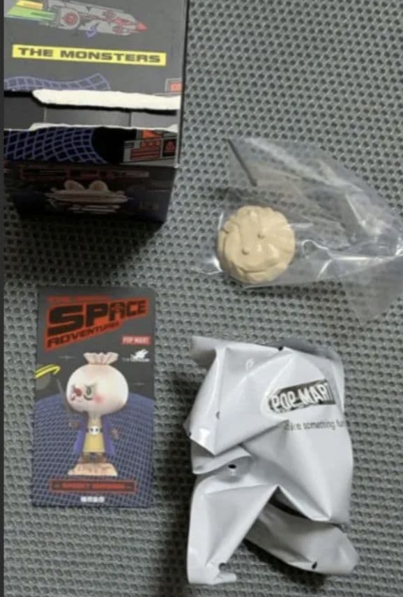 ポップマート　ラブブ　スペースアドベンチャー