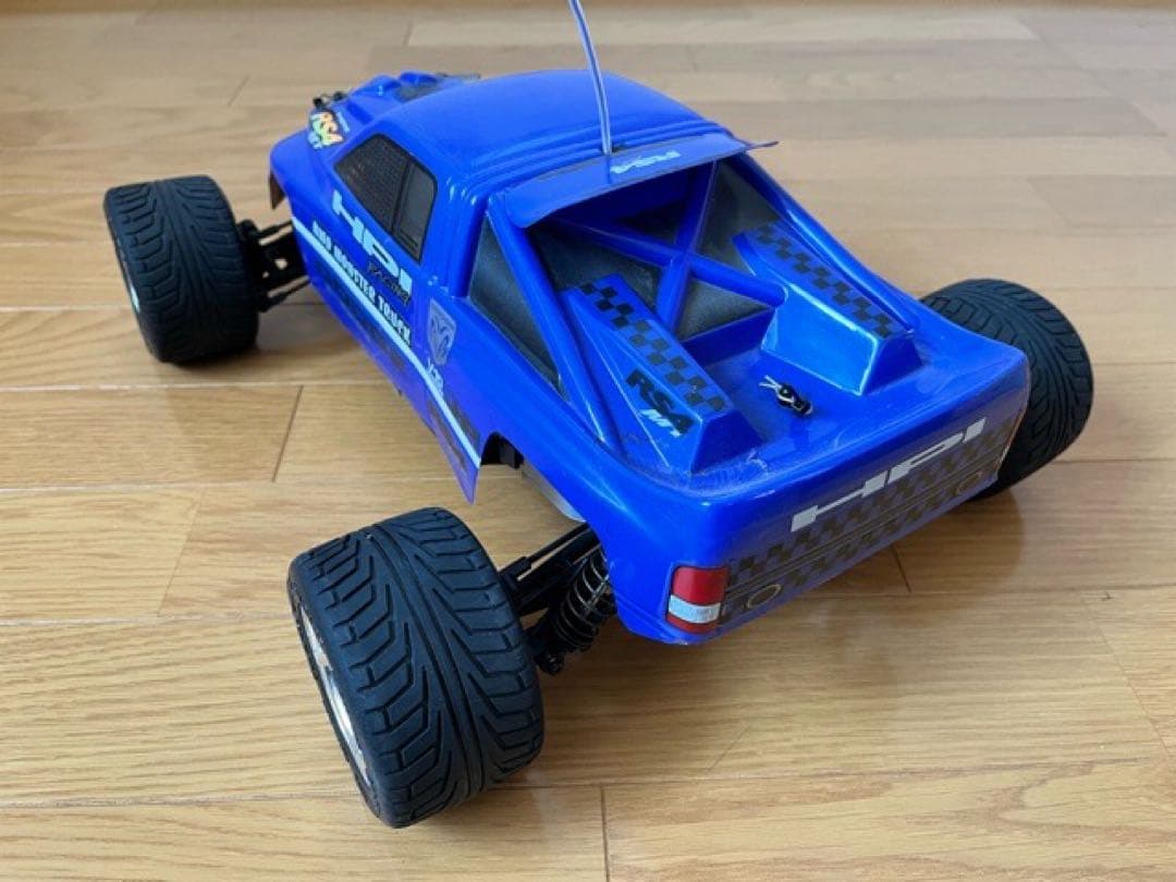 HPI RS4 AWDモンスタートラック メカ搭載済み