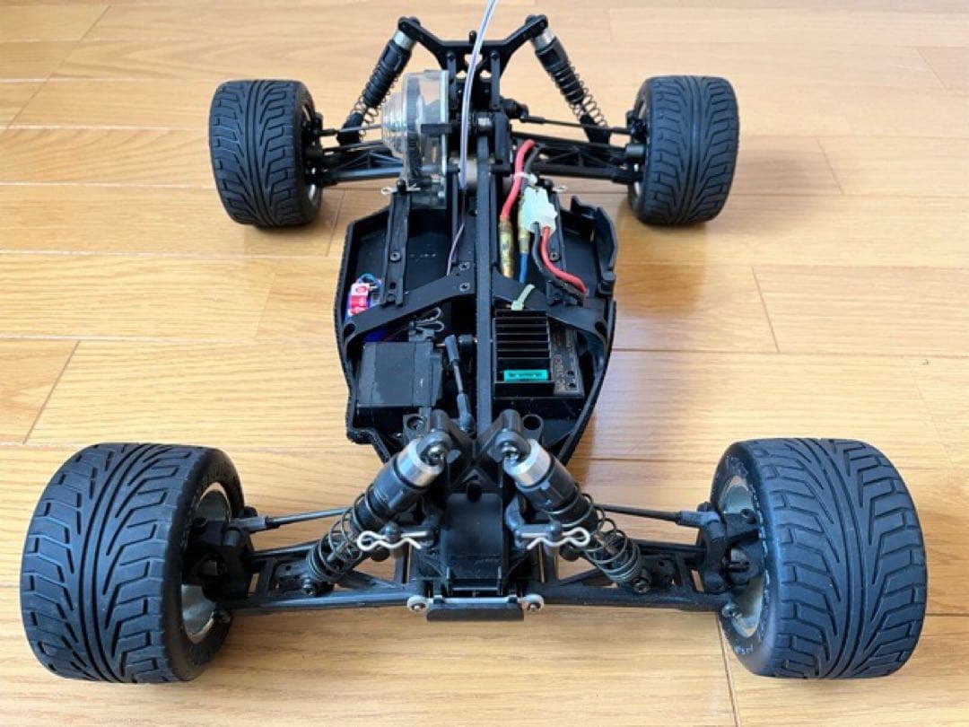 HPI RS4 AWDモンスタートラック メカ搭載済み