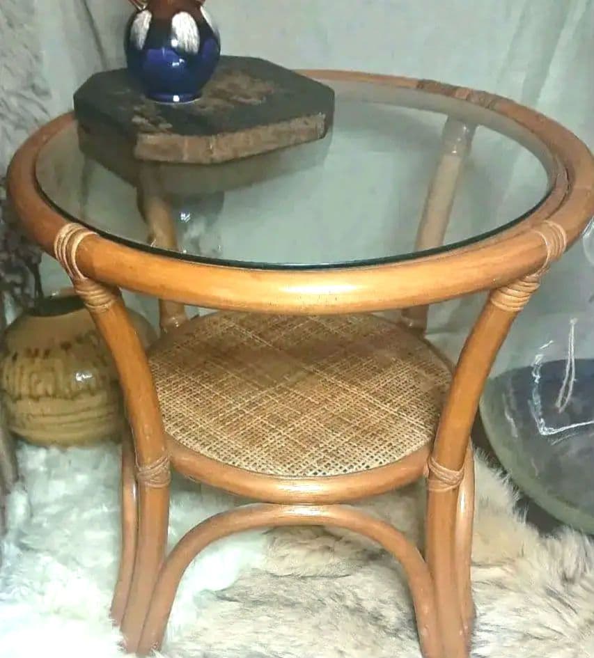古いラタン硝子テーブル          レトロなラタン机