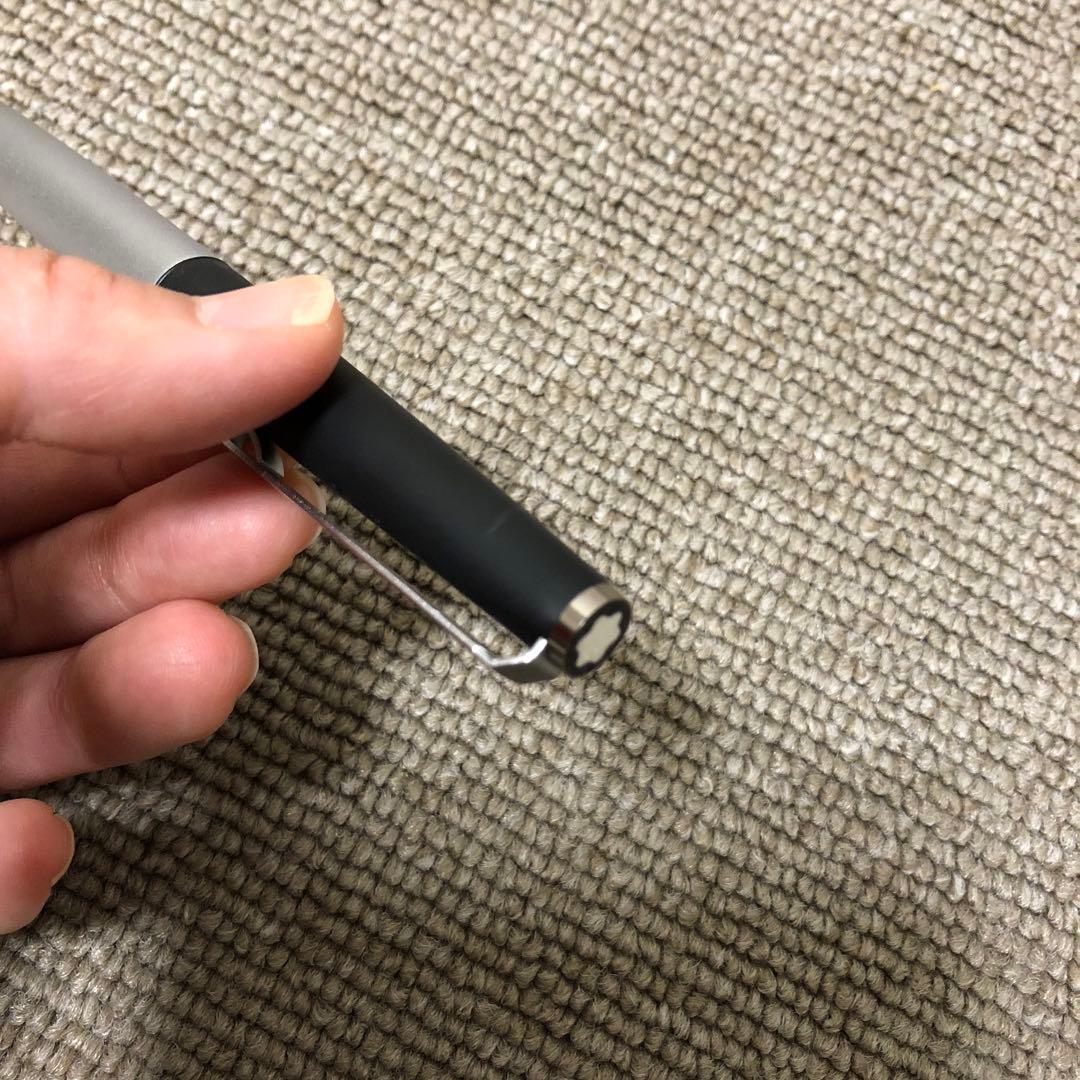 モンブラン　万年筆　ブラックアンドシルバー