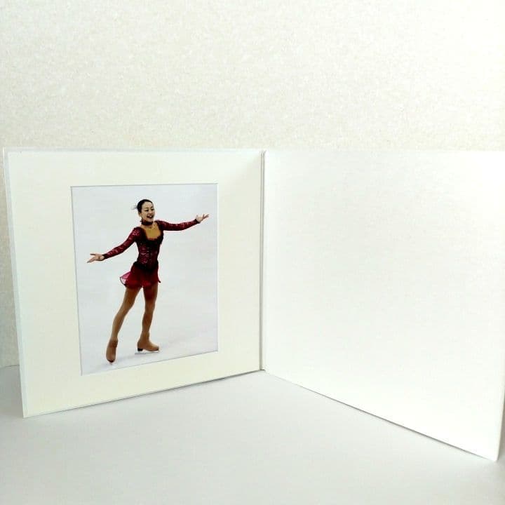 【希少品】 冬季オリンピック バンクーバー五輪2010 浅田真央 サイン&写真