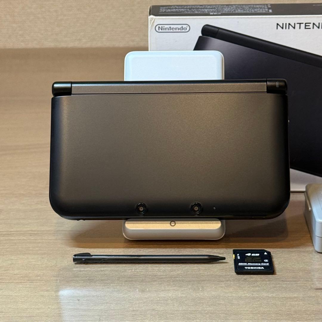 8-051 ニンテンドー3DS LL ブラック 箱付き