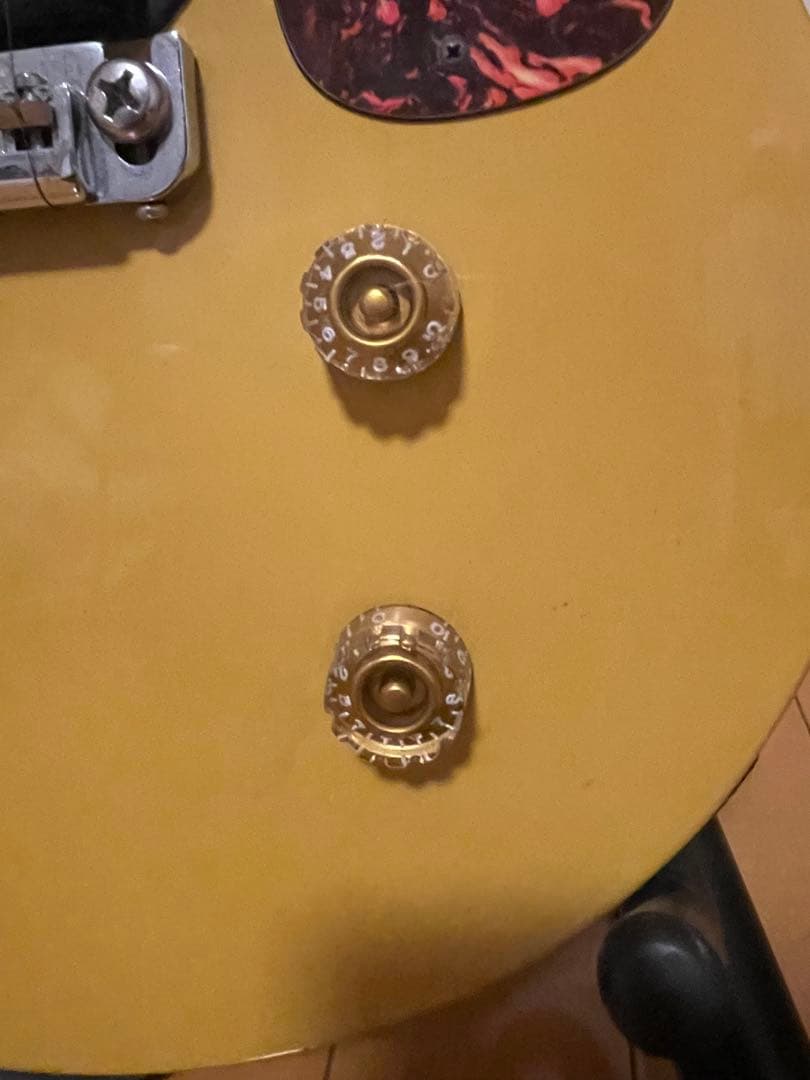 gibson風？　イエロー ダブルカッタウェイ エレキギター