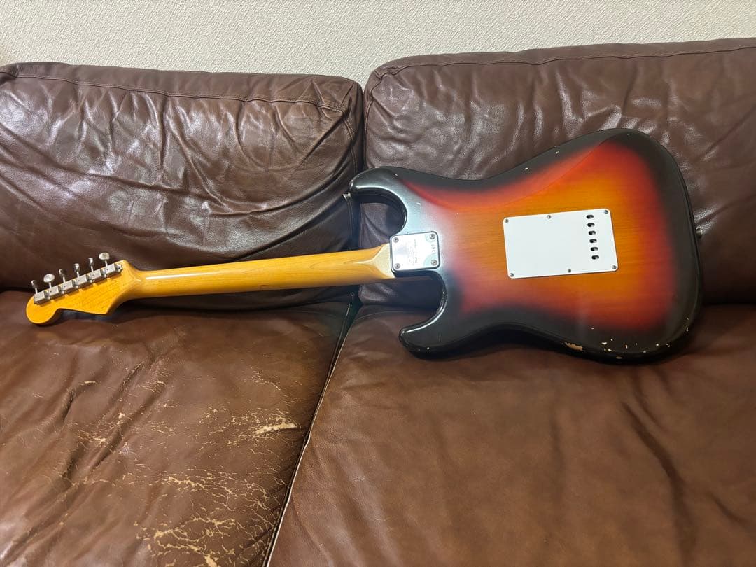 K. nyui ハカランダ指板　ThroBak64MXVピックアップ　ストラト