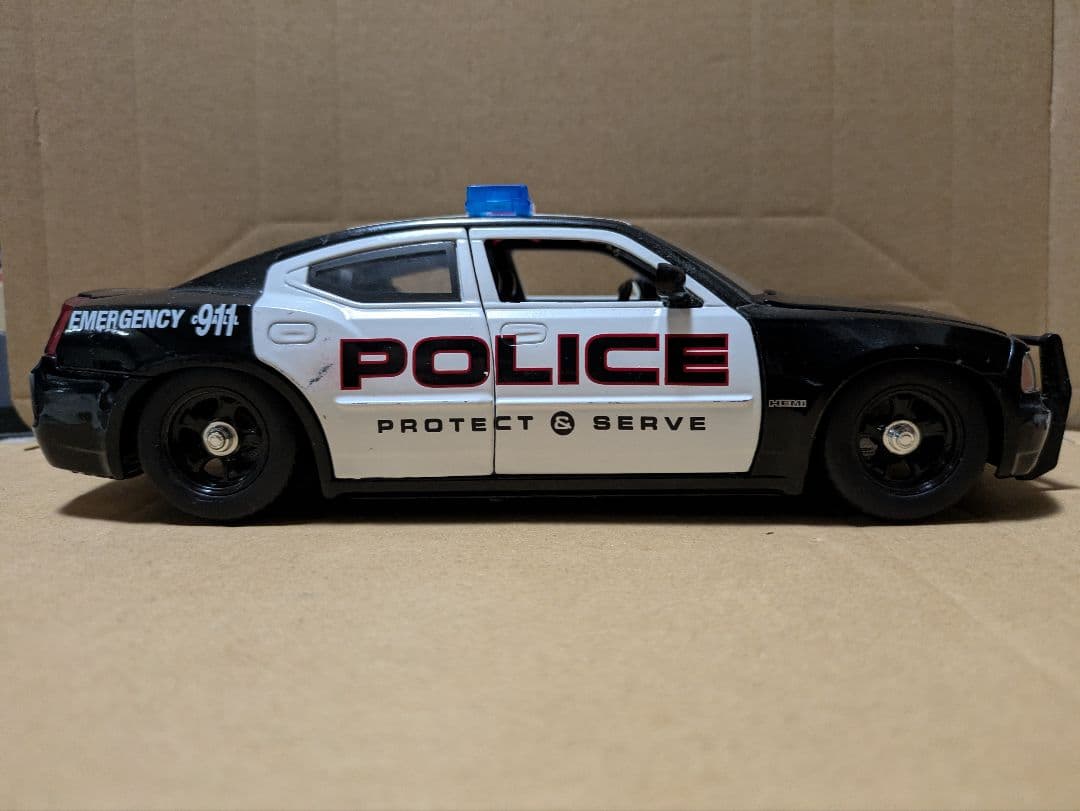 パトカー　jada 2006 ダッジ チャージャー R/T