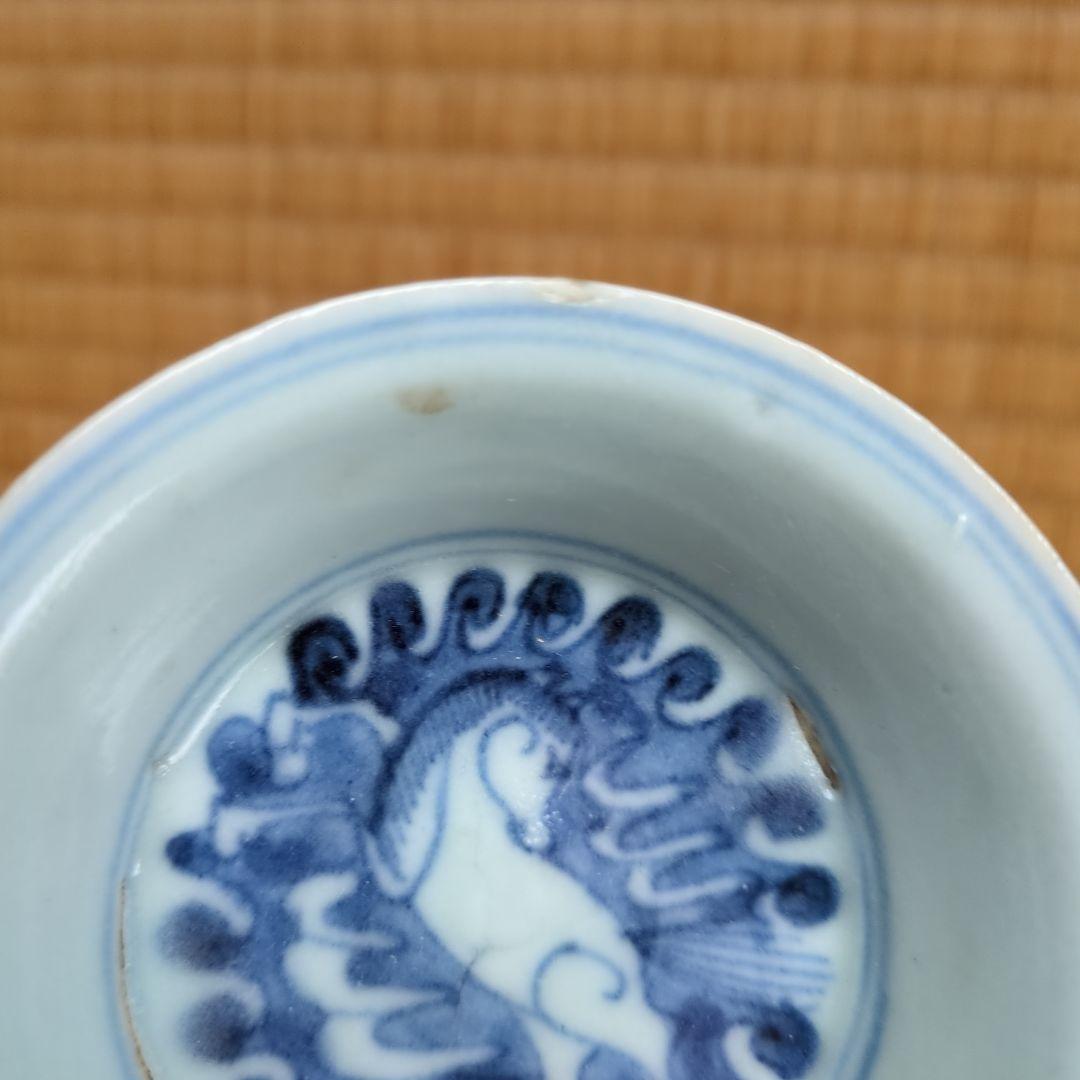 青白陶器の小皿 馬デザイン　午年　骨董品　初期伊万里　飛馬　酒盃