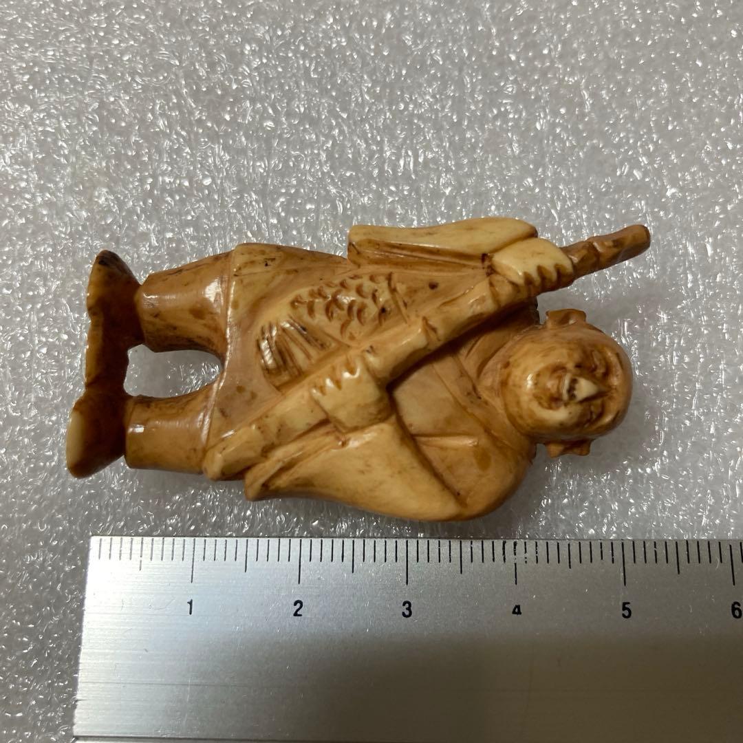 極上天然素材　釣り人彫刻　根付　提げ物