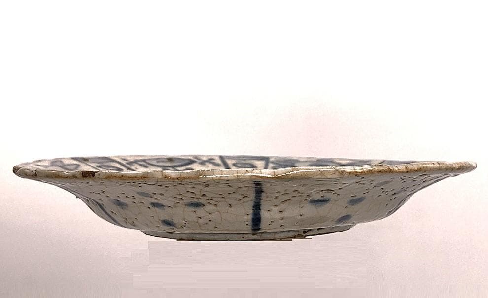 【 明朝青花小皿 】　芙蓉手鹿図　窯疵虫食い景色