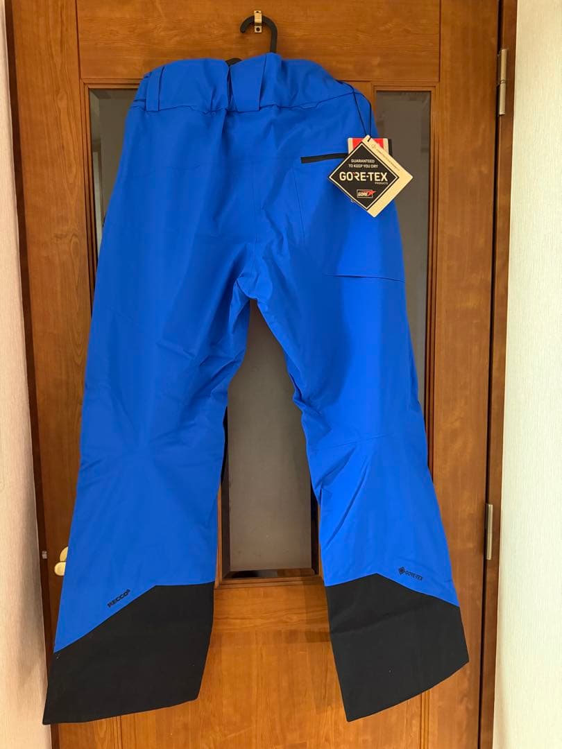 ピークパフォーマンス　スキーウェア　パンツ　新品タグ付き