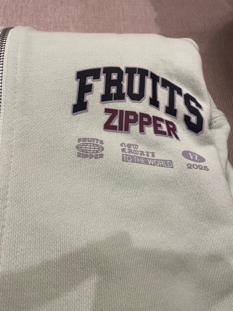 フルーツジッパー　パーカー　櫻井優衣　グッズ