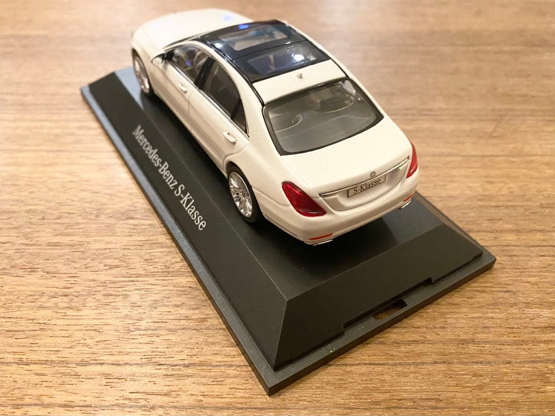 中古品 1/43 メルセデスベンツ純正 シュコー メルセデスベンツ Sクラス 白