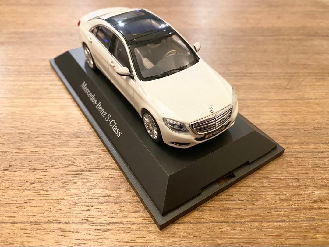 中古品 1/43 メルセデスベンツ純正 シュコー メルセデスベンツ Sクラス 白