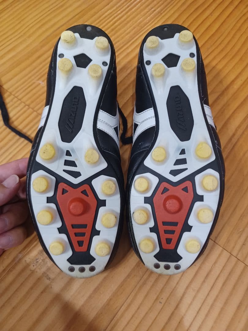 Mizuno Morelia サッカーシューズ 黒/白/赤