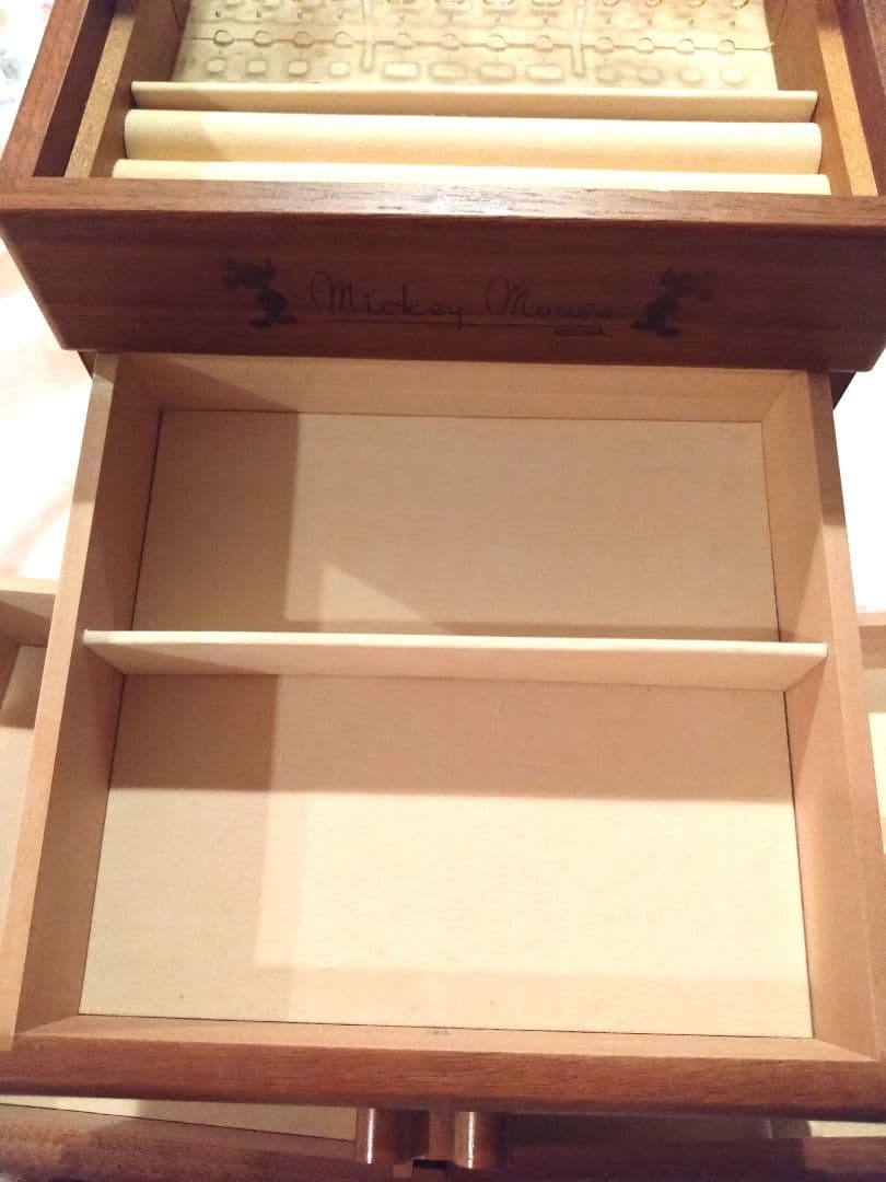 Disney★ミッキーマウス★木製３段アクセサリーケース