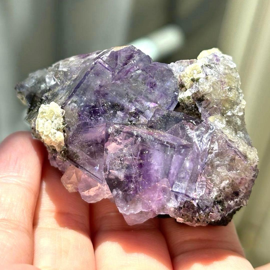 中国産　フローライト　パイライト　水晶　共生鉱物　原石　鉱物標本