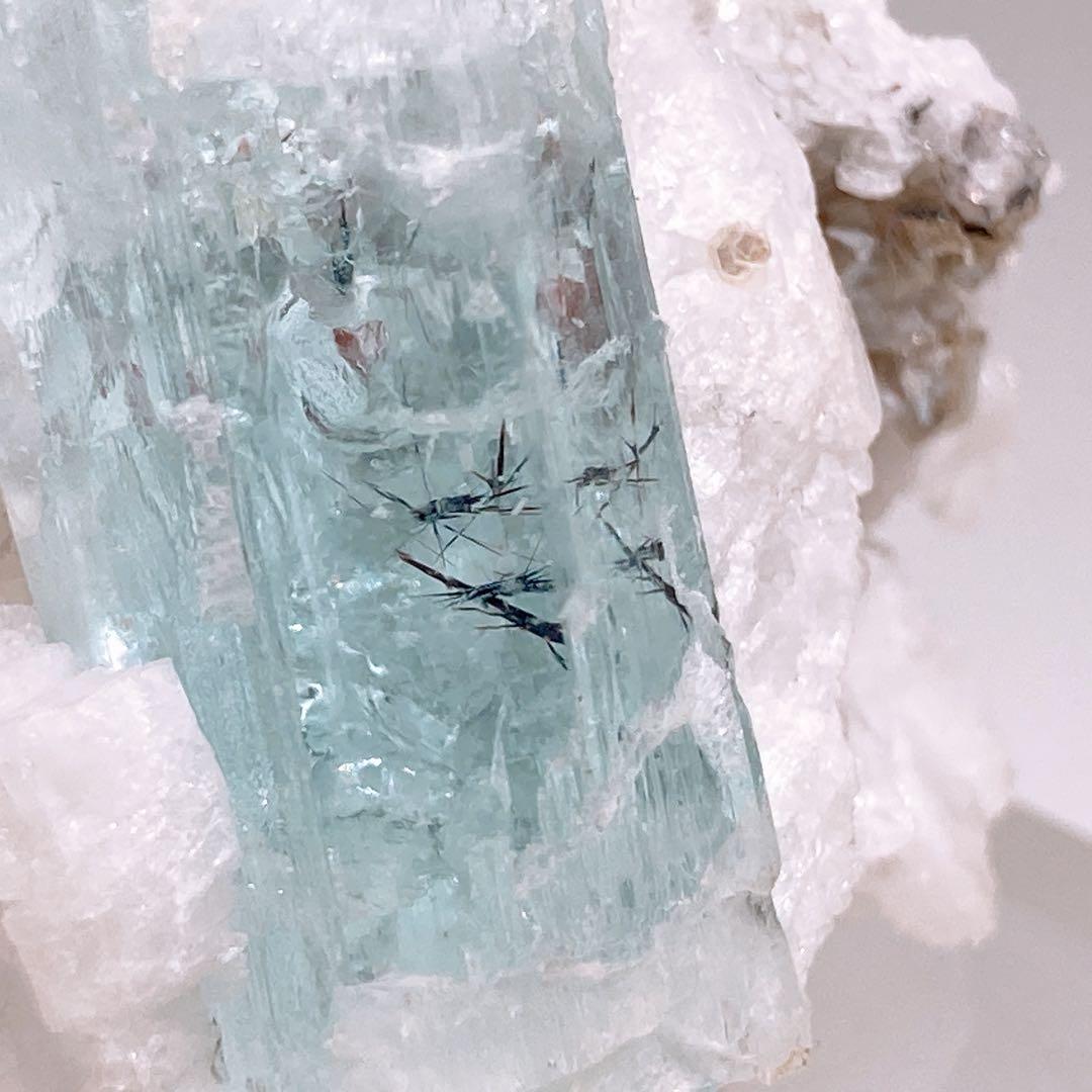 アクアマリン　原石　鉱物標本　214