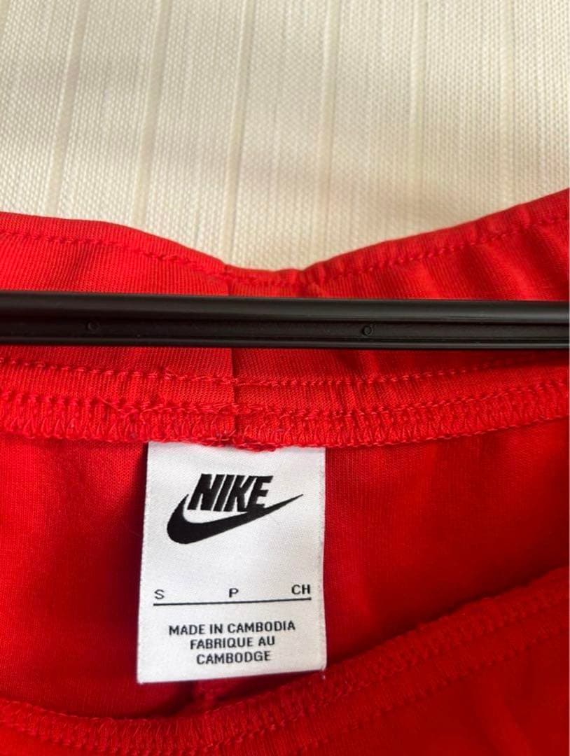 Nike リバプールFC テックフリース レッド