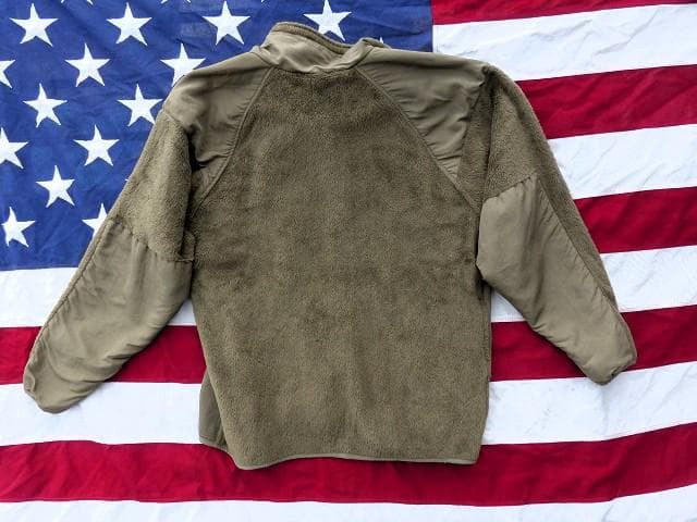 米軍実物　ポーラテックフリースジャケット　L-R　コヨーテ　ECWCS　152