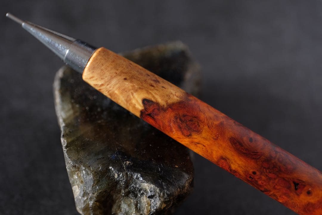 PG5木軸カスタム0202　高村杢工房 製図用シャープペンシル　花梨瘤紅白