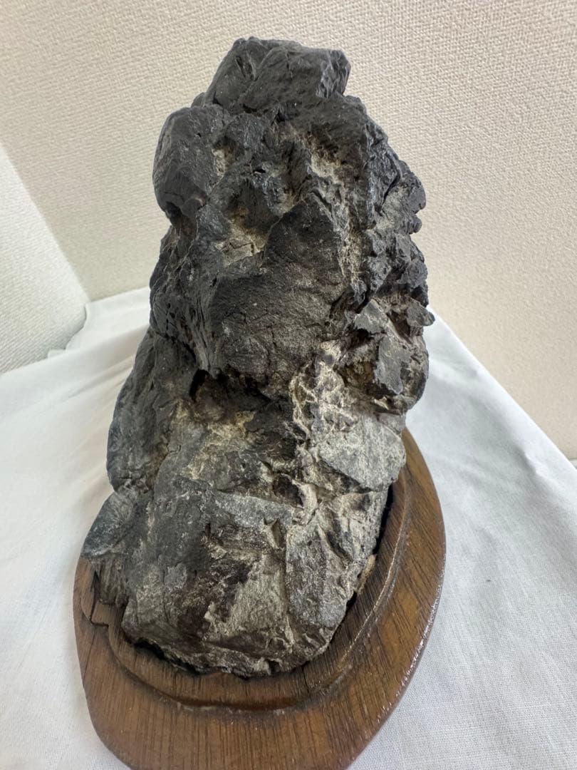 石製 山の形 置物 木製台座付き