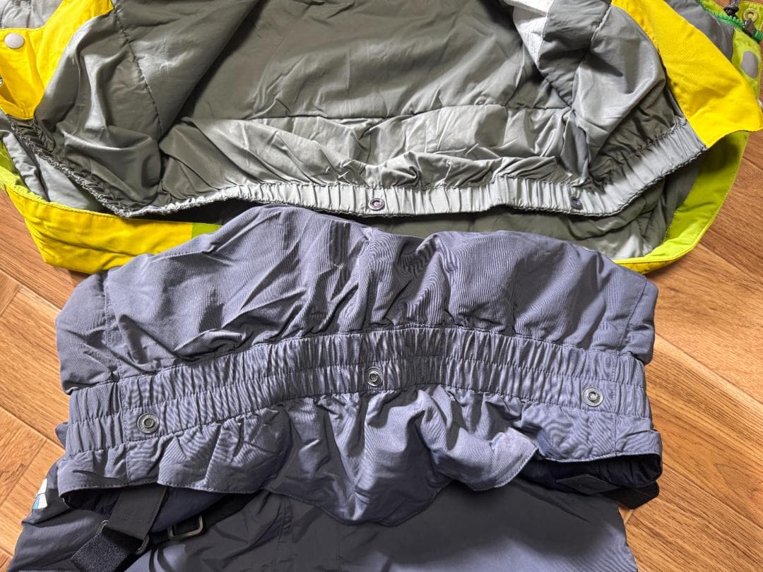 モンベル スノーウェア上下セット 130cm グローブ付き