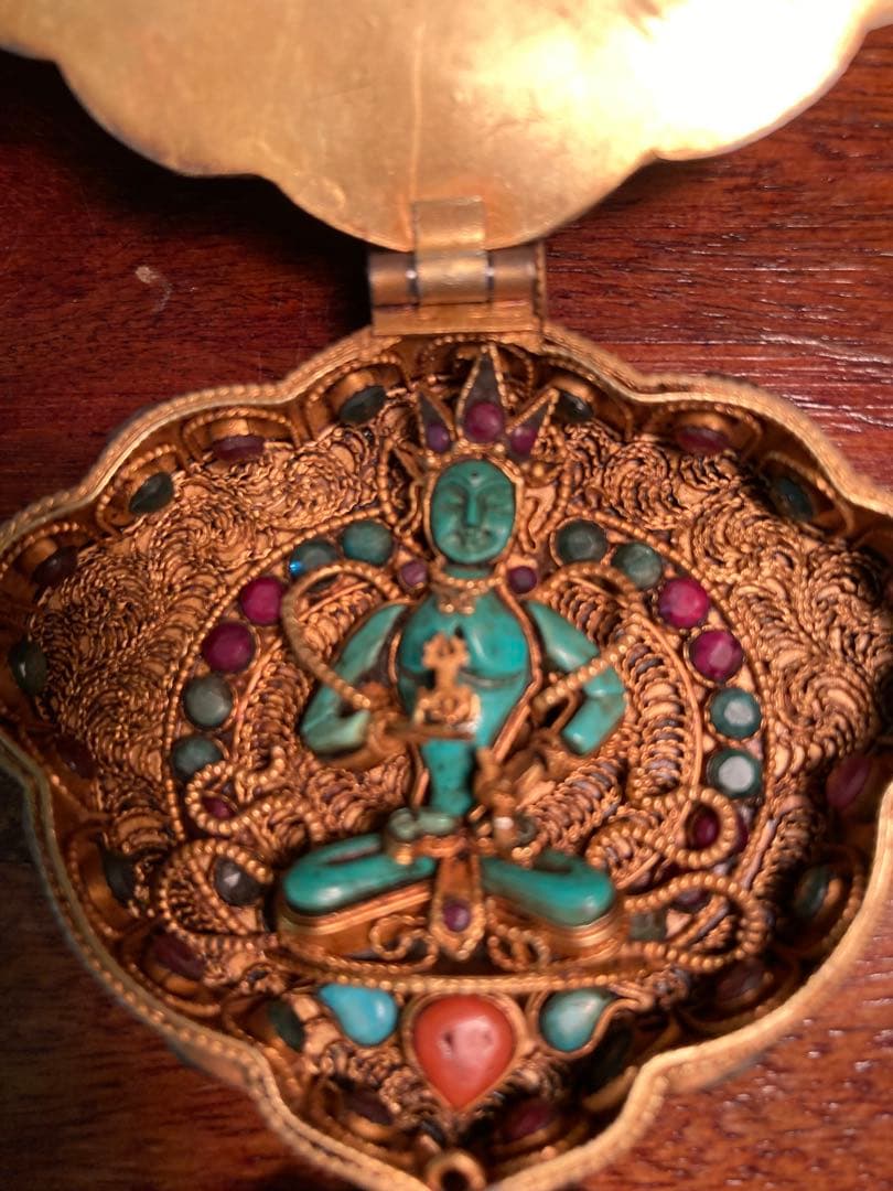 ガウ（Ghau） 仏像細工 チベット密教88g ネパール製