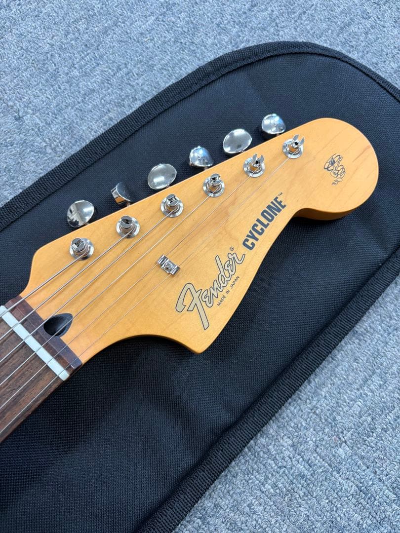 ギター Fender Japan Limited Cyclone RW Red