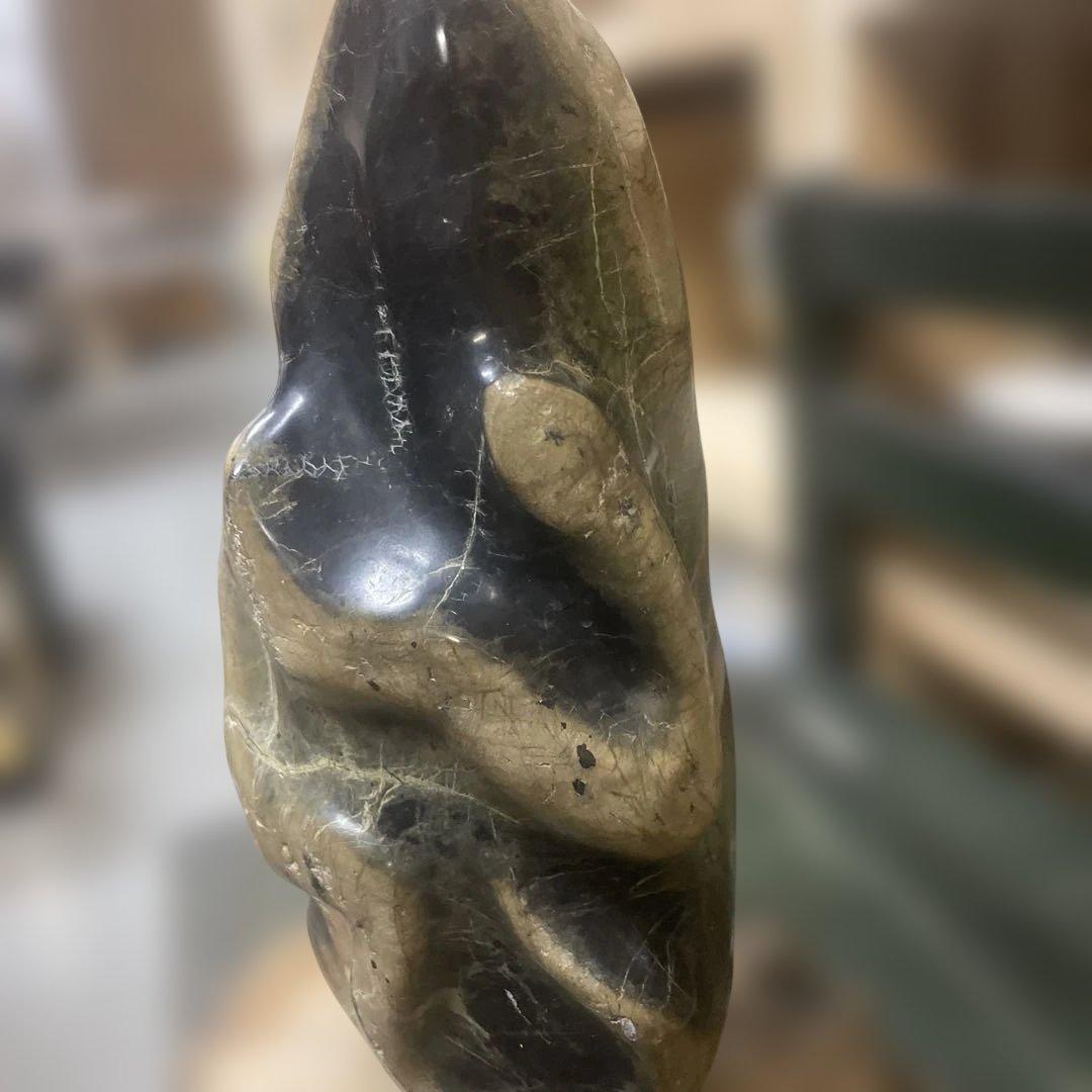 蛇紋石　綺麗に畝る蛇が美しい　 北海道産　約5.7キロ　扱いやすいサイズ　美術品