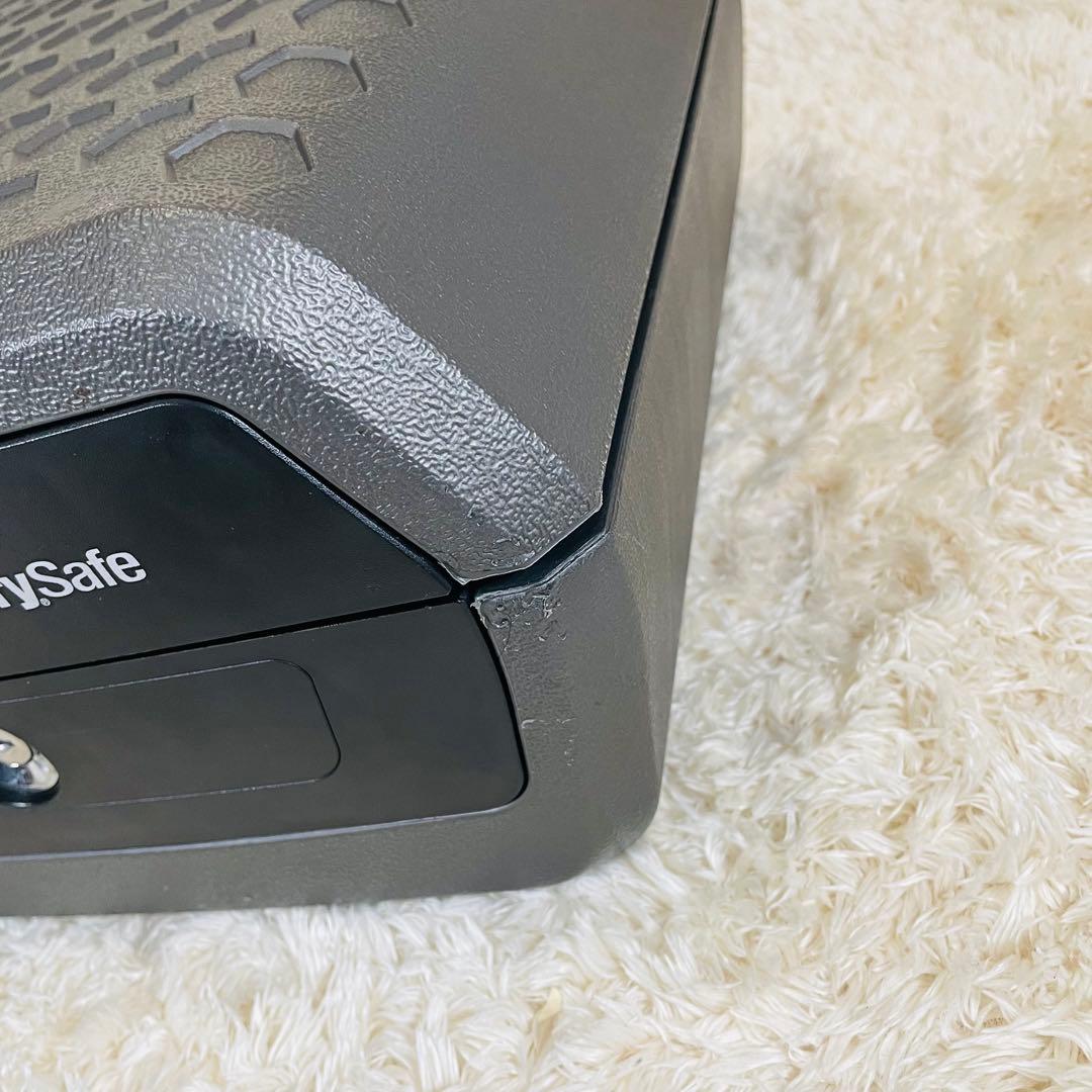 SentrySafe 耐火　防水　ポータブル金庫 フラットキー　CWシリーズ　黒