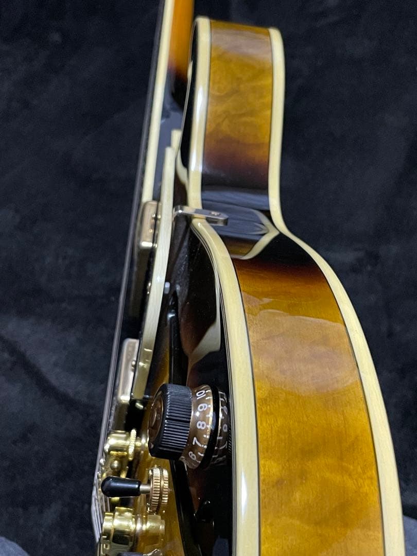 Ibanezセミアコ　AM93QM-AYS