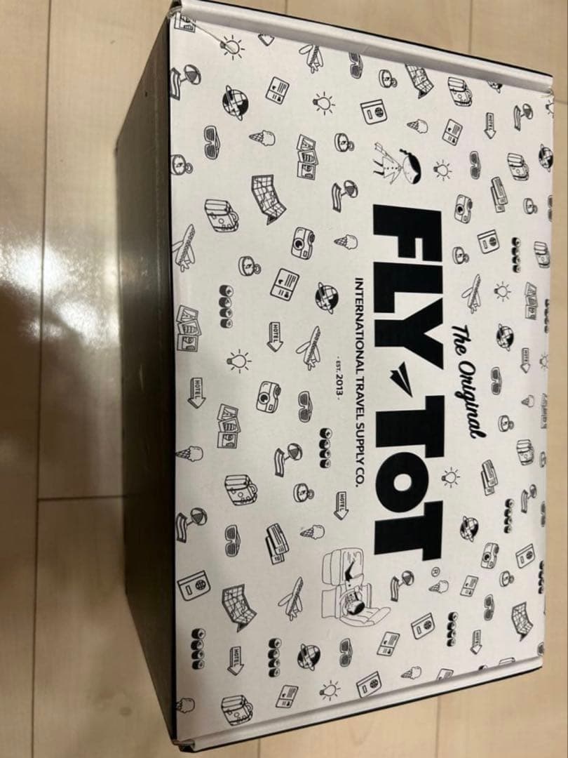 フライトット　FLYTOT 足元クッション　フットレスト　 飛行機