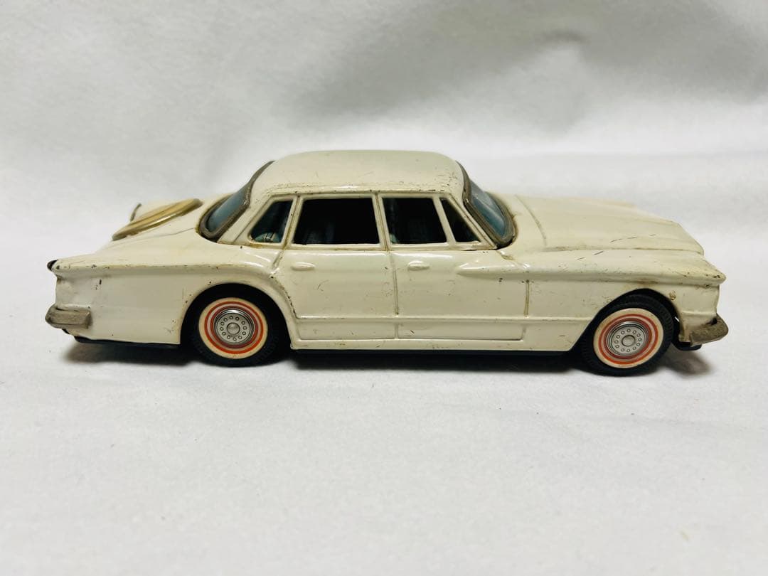 昭和レトロCHRYSLER VALIANTクライスラーバリアント セダン　ブリキ
