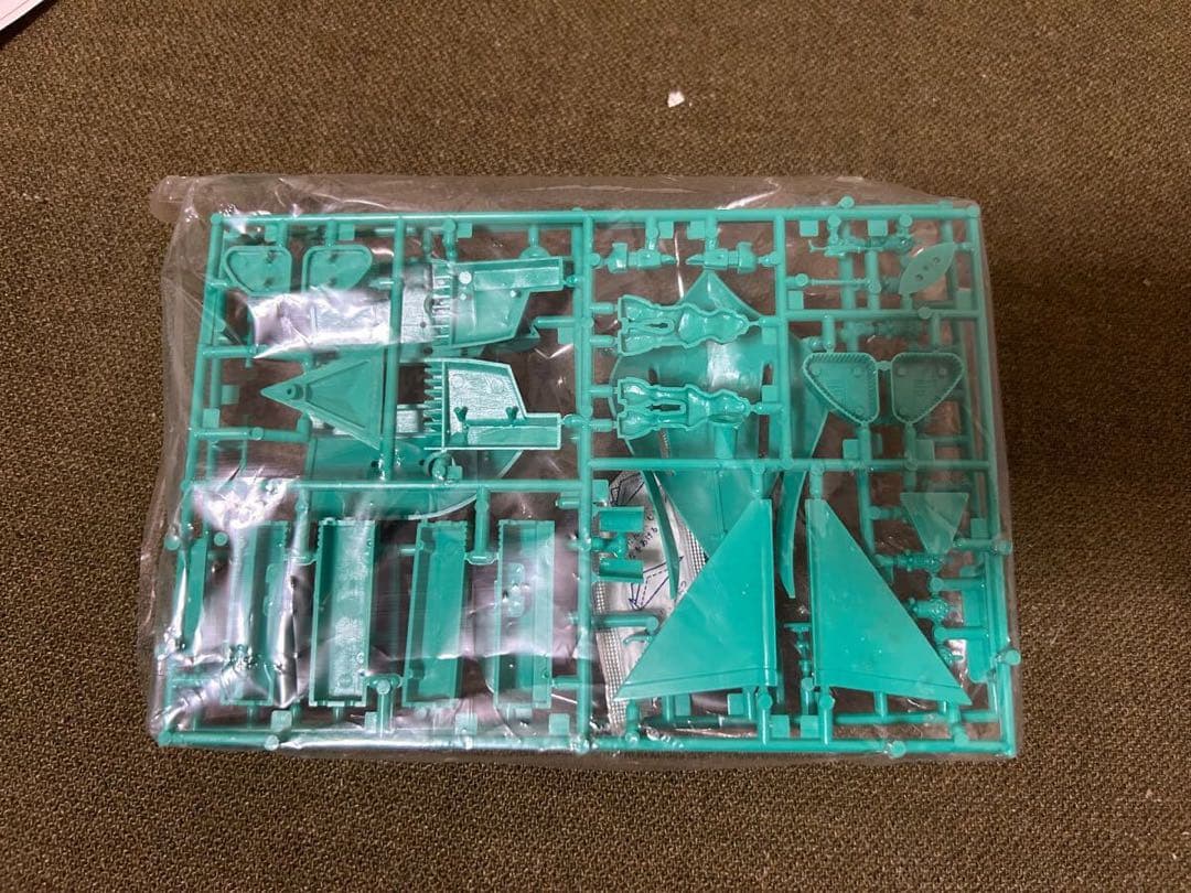 ① 【1/550】バンダイ エルメス 未使用品 プラモデル ガンダム 旧キット