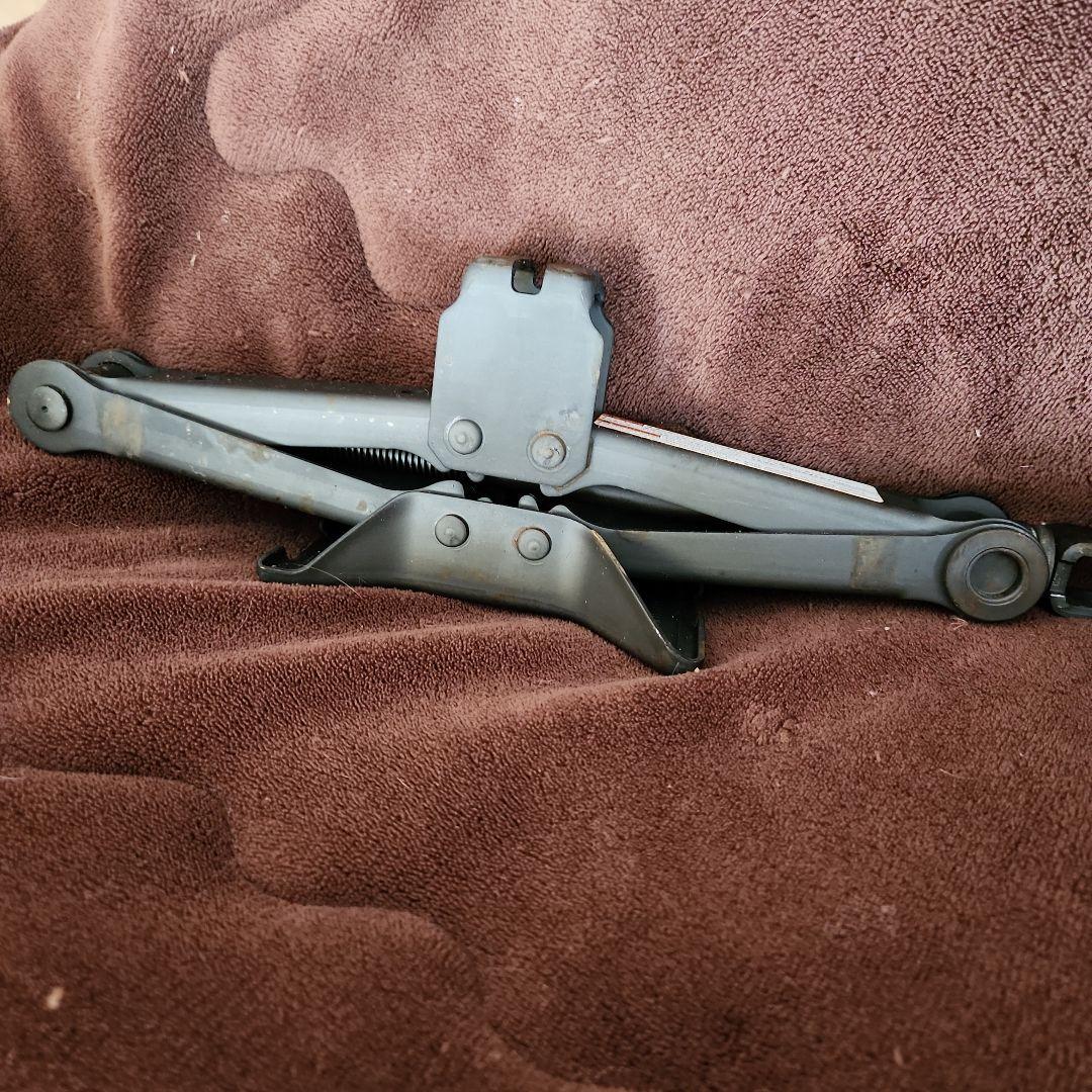 タイヤパンク応急修理キット