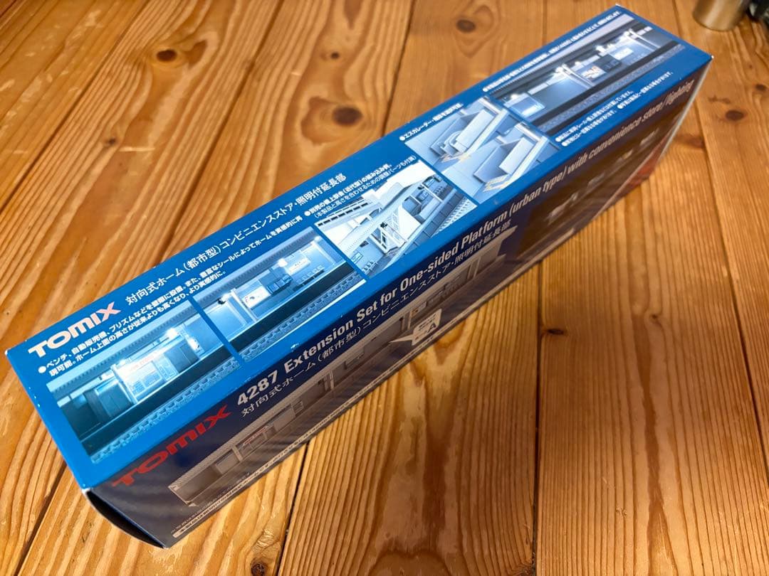 トミックス　4287 対向式ホーム(都市型)コンビニ　照明付き延長部