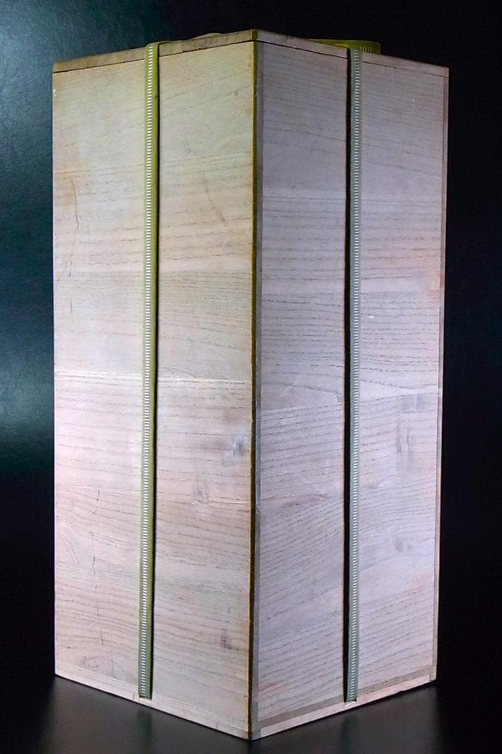 【 E842 】 明治期本筋薩摩焼　超細密盛上金彩絵付御所車文大型花瓶　鑑定書付