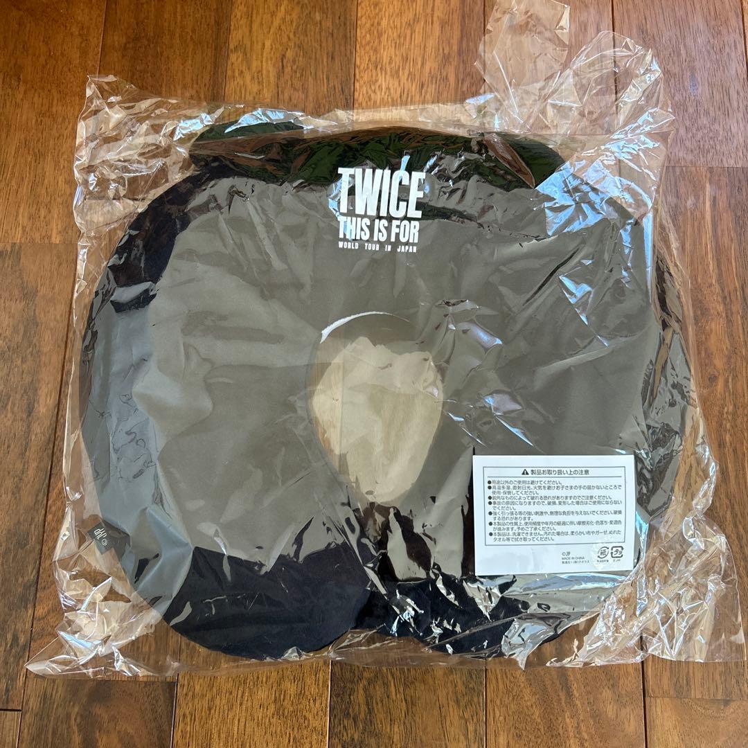 TWICE ラブリーネッククッション